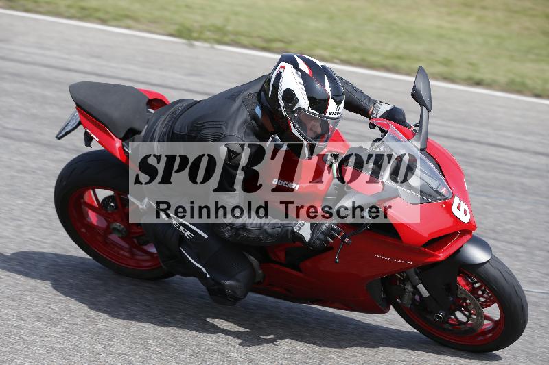 /27 12.06.2025 Ducati Schweiz Trackday Warmup  ADR/blau-bleu/6